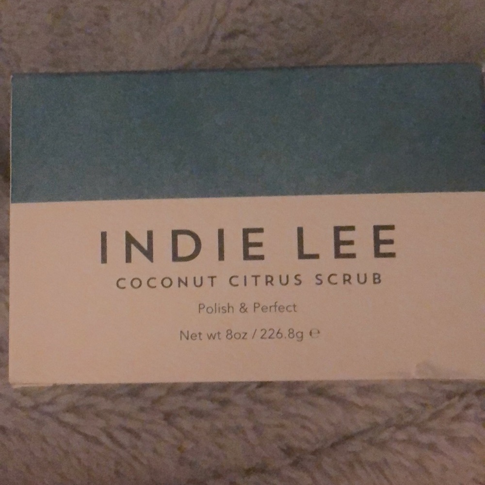 Indie Lee Soin Exfoliant Coconut Citrus Scrub